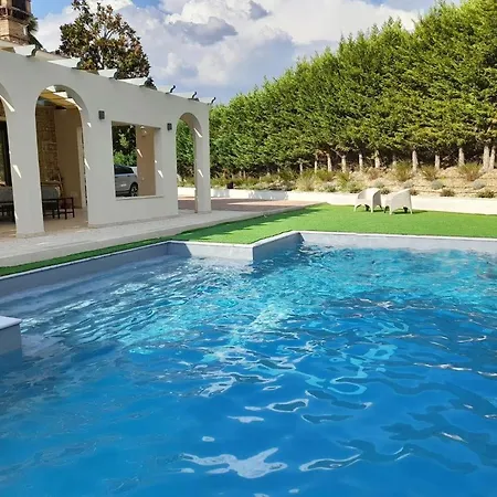 In With Pool In Umbria Feriehus *